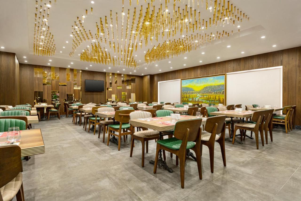 Ramada By Wyndham Istanbul Umraniye Hotel Екстериор снимка
