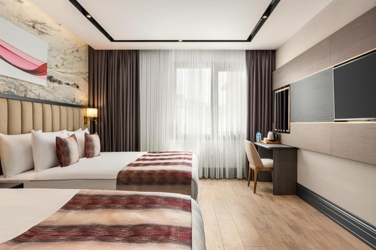 Ramada By Wyndham Istanbul Umraniye Hotel Екстериор снимка