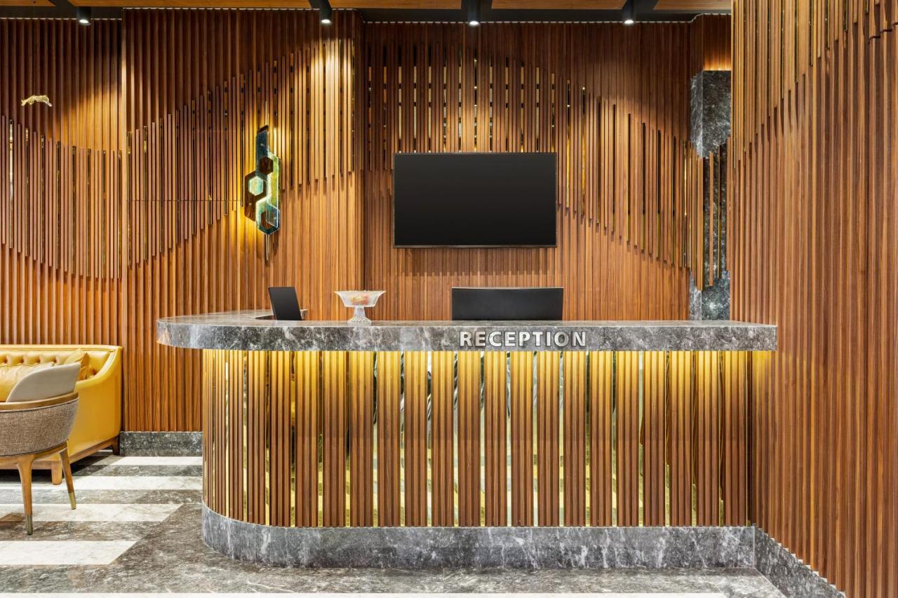 Ramada By Wyndham Istanbul Umraniye Hotel Екстериор снимка