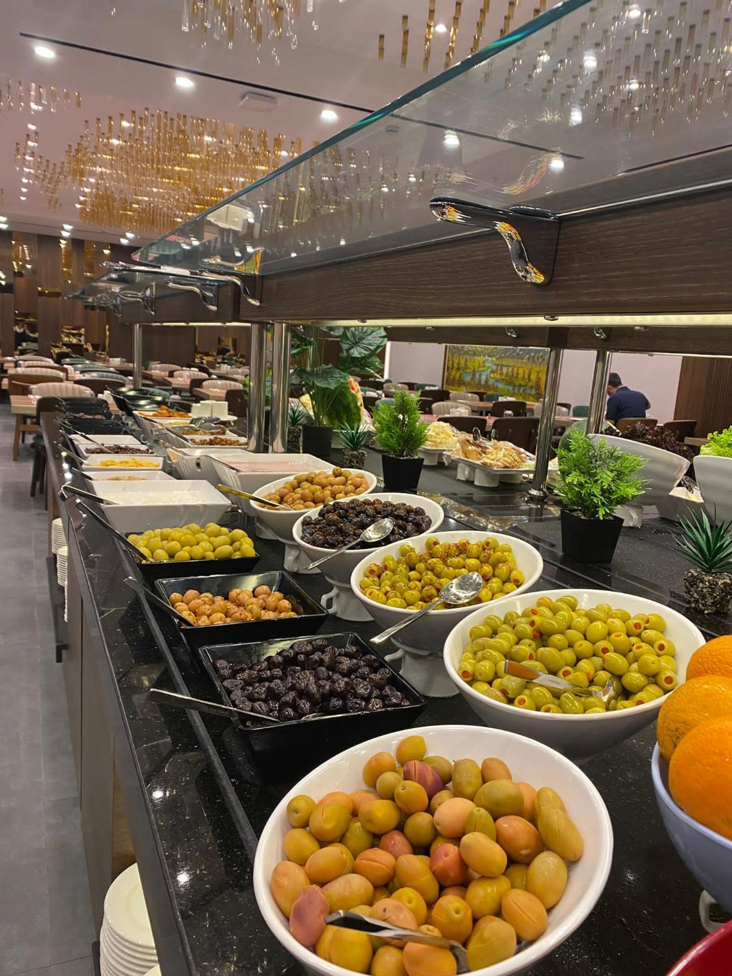 Ramada By Wyndham Istanbul Umraniye Hotel Екстериор снимка